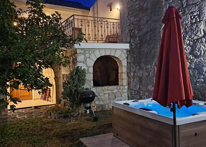 Tatil Evi Geraeumige Mit Drei Schlafzimmern Und Einem Ruhigen Garten By Interhome