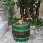 Geraeumige Mit Drei Schlafzimmern Und Einem Ruhigen Garten By Interhome Prázdninový dům
