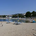 Geraeumige Mit Drei Schlafzimmern Und Einem Ruhigen Garten By Interhome