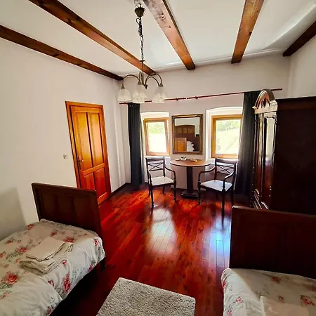 Geraeumige Mit Drei Schlafzimmern Und Einem Ruhigen Garten By Interhome Grižane