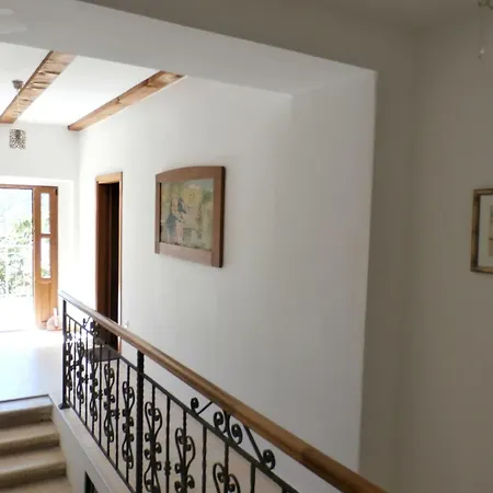 Geraeumige Mit Drei Schlafzimmern Und Einem Ruhigen Garten By Interhome Ferienhaus *