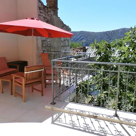 Ferienhaus Geraeumige Mit Drei Schlafzimmern Und Einem Ruhigen Garten By Interhome *