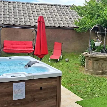 Geraeumige Mit Drei Schlafzimmern Und Einem Ruhigen Garten By Interhome Ferienhaus