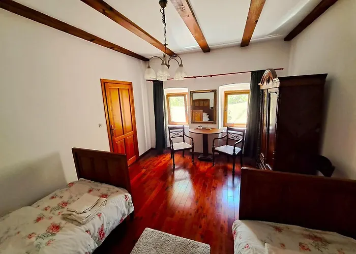 Geraeumige Mit Drei Schlafzimmern Und Einem Ruhigen Garten By Interhome Grižane