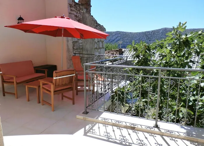 Ferienhaus Geraeumige Mit Drei Schlafzimmern Und Einem Ruhigen Garten By Interhome *
