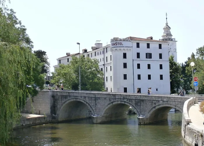 Geraeumige Mit Drei Schlafzimmern Und Einem Ruhigen Garten By Interhome Grižane
